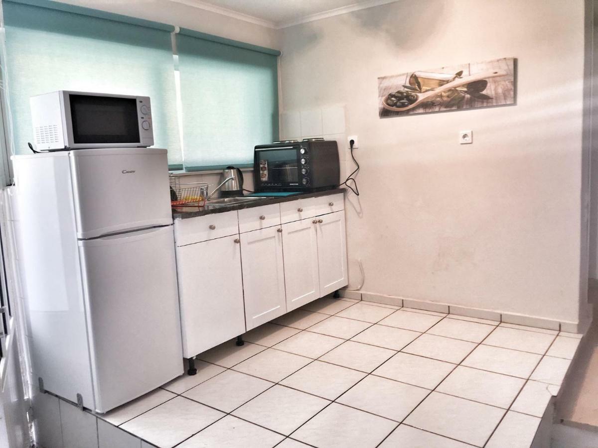 Renovated Apt 100M From Beach Wifi Ac Ανάβυσσος Εξωτερικό φωτογραφία