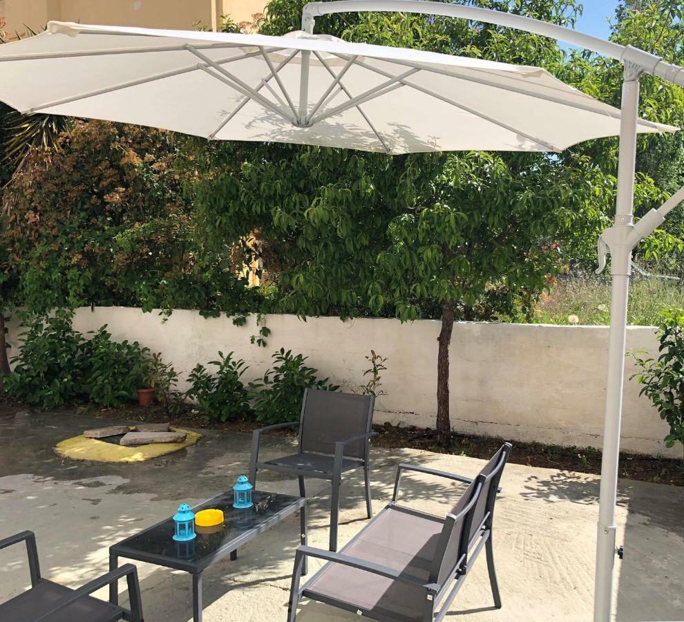 Renovated Apt 100M From Beach Wifi Ac Ανάβυσσος Εξωτερικό φωτογραφία